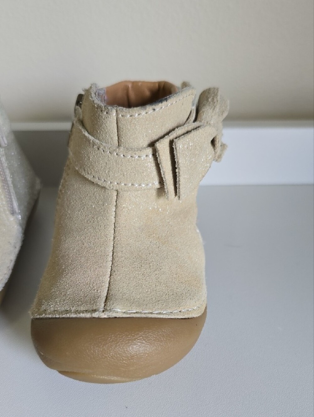 Stride Rite Girls' Gold And Silver Glitter Ankle Boots with Bow Size 6T - Picture 8 of 9